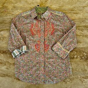 Robert Graham 3/4 sleeve embroidered blouse.